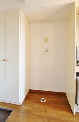 室内に洗濯置き場ございます