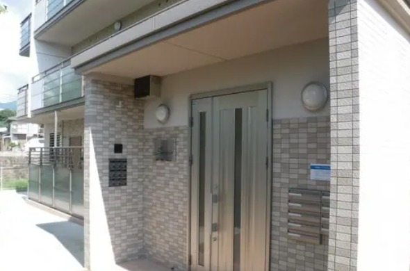 エントランスもきれいにされています