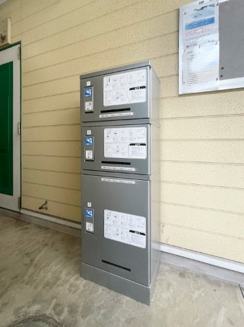 嬉しい宅配ボックス付きです