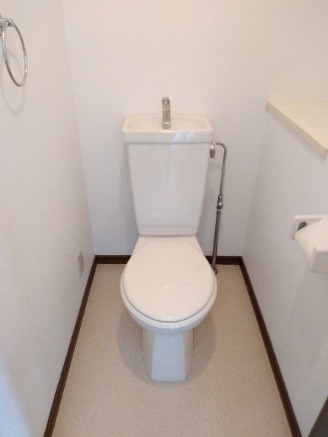 清潔感のあるトイレです