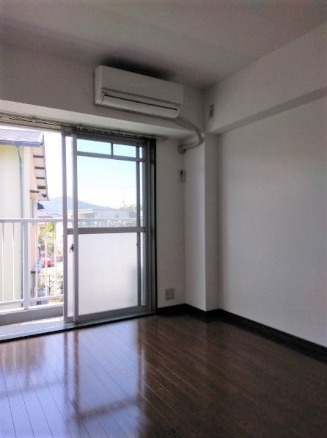 こちらは寝室にいかがでしょうか