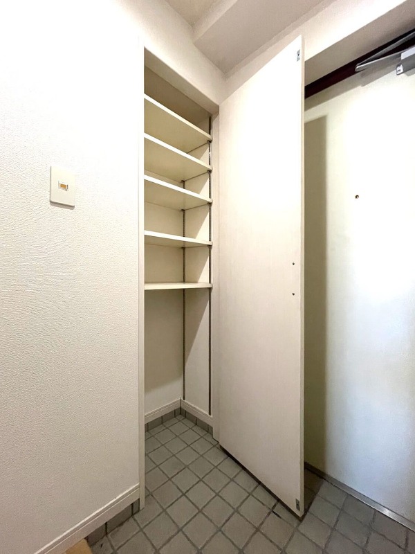 玄関収納もばっちりです。