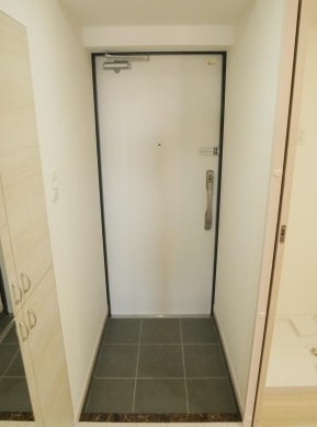 玄関はこのようになっています。