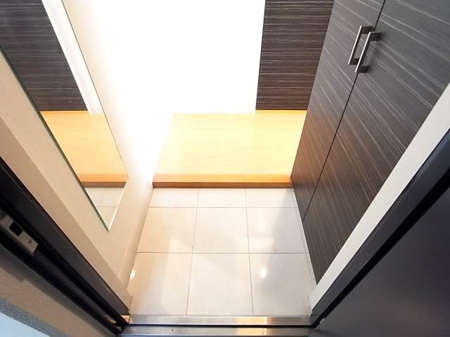 玄関はこのようになっています。