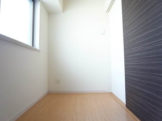 こちら寝室にいかがでしょうか。