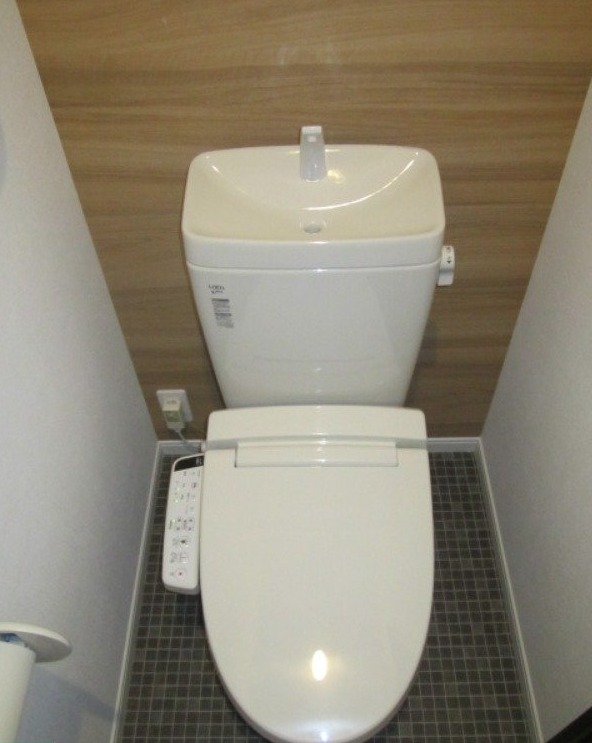 温水便座付きです。