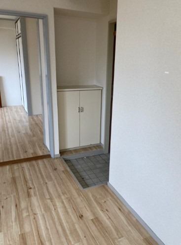 玄関前も広々使えます。