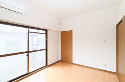 こちら寝室にいかがでしょうか。