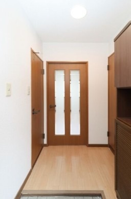 玄関からはこのようになっています。