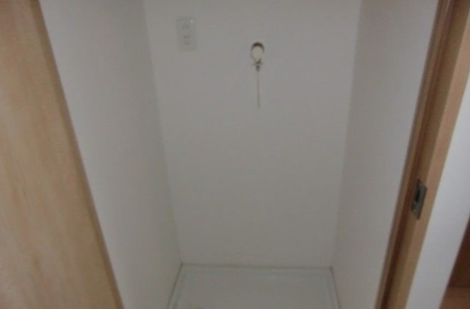 洗濯機はもちろん室内です。