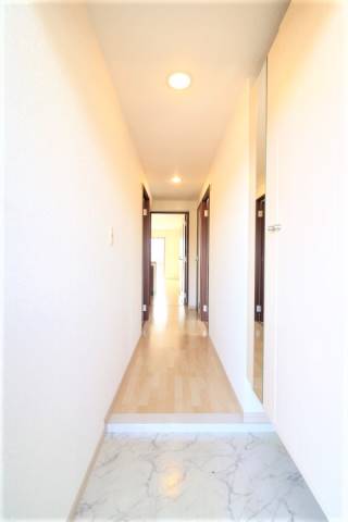 玄関からはこのようになっています。