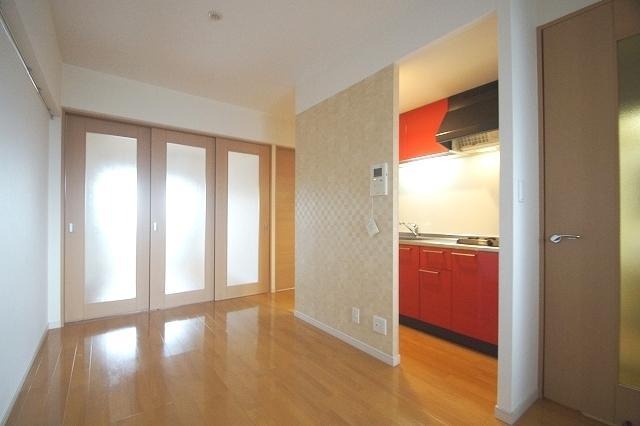 ドアを開けておくと広く使えます