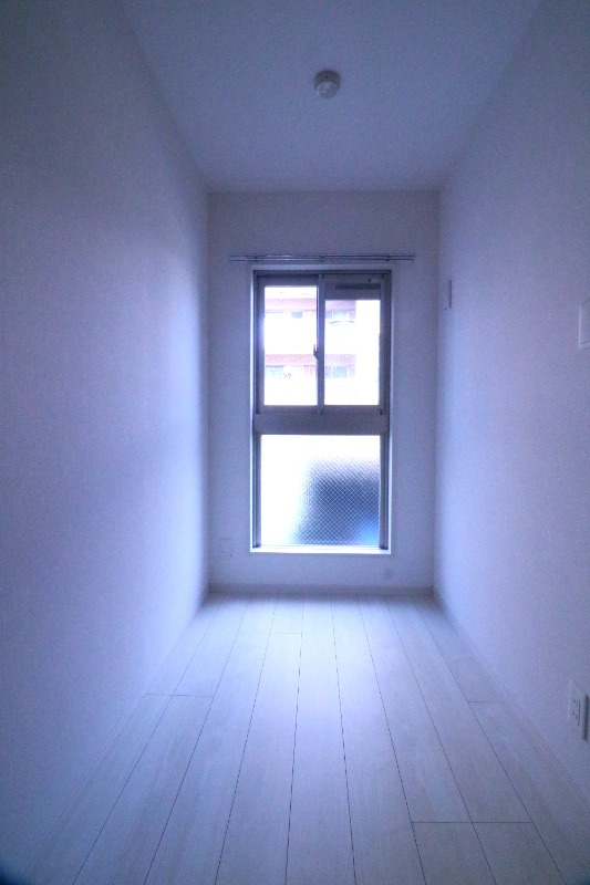 こちら寝室にいかがでしょうか。