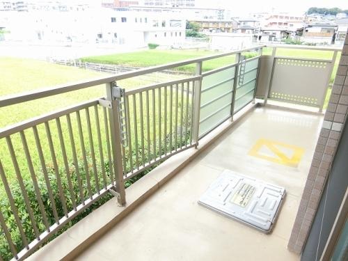 天気のいい日はこちらで洗濯物を干せます