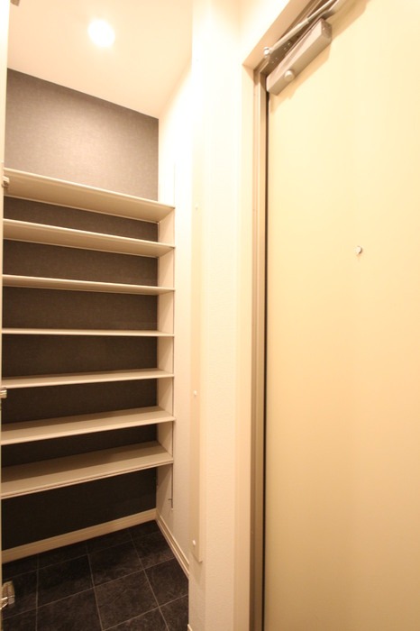 シューズボックス完備。