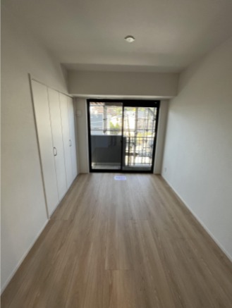 家具の配置に困らないリビングですね