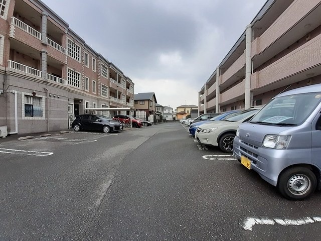 駐車場はこちらになります。