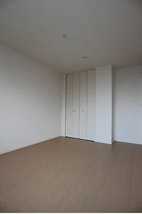 こちら寝室にいかがでしょうか。