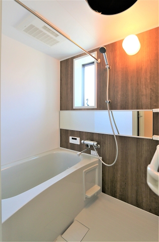 日々の疲れを癒せる浴室です