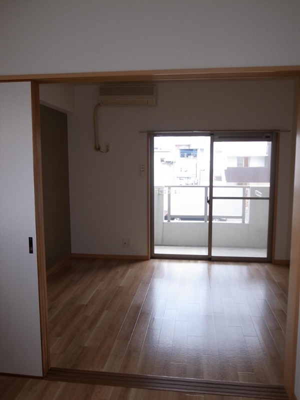 日当たり良好なリビングでございます