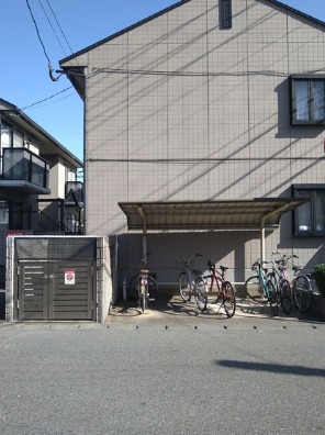 駐輪スペースもございます。