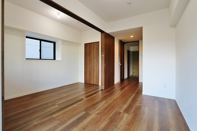 シックな雰囲気のオシャレな内装です