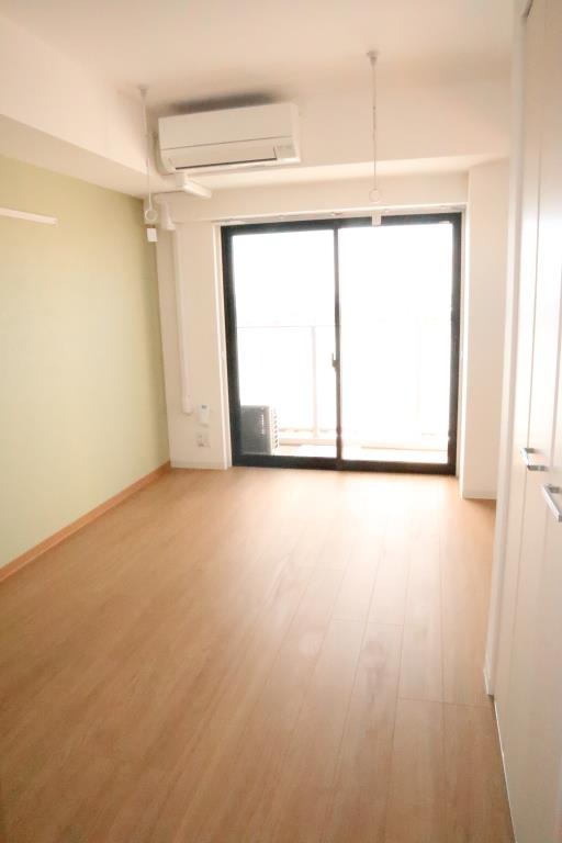 家具の配置がしやすいリビングですね