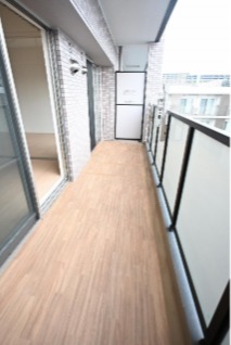 天気のいい日はこちらで洗濯物を干せます