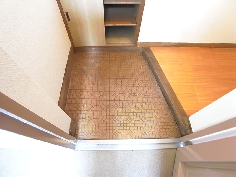 玄関はこんな感じです。