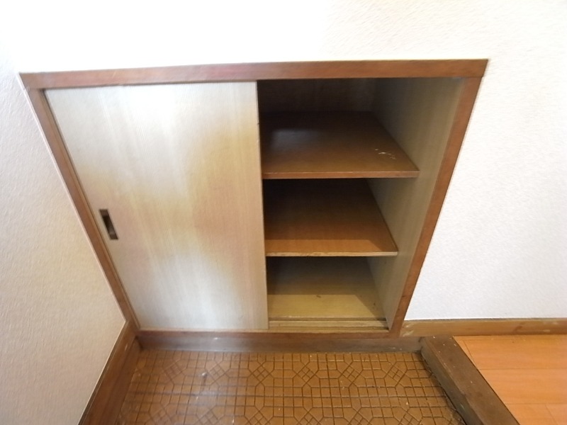 玄関収納もございます。