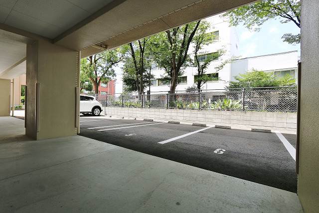 敷地内駐車場完備です