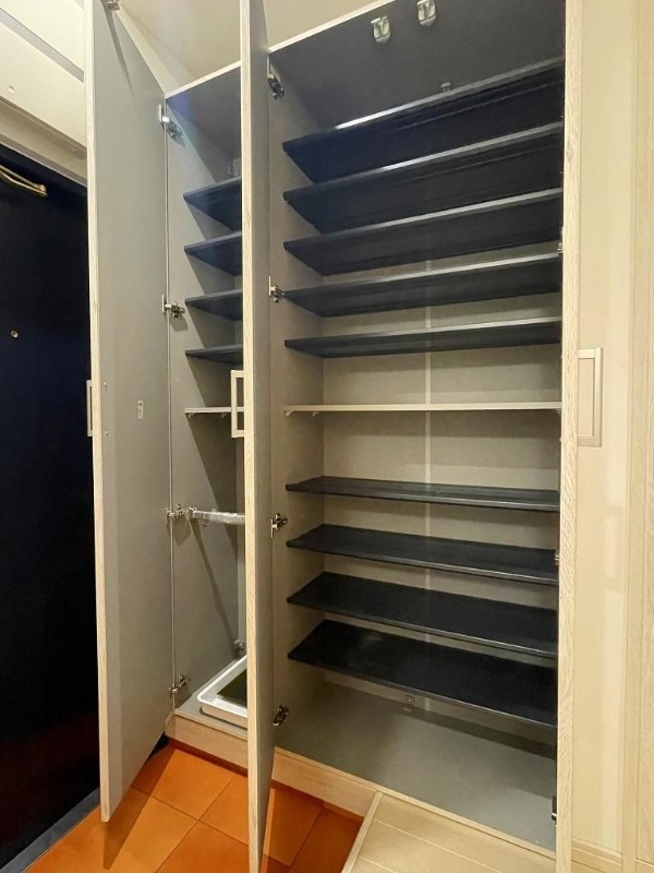 玄関収納もばっちりです。