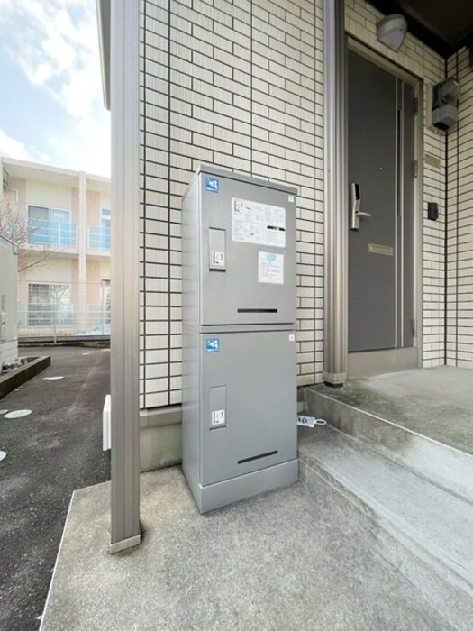 嬉しい宅配ボックス付きです