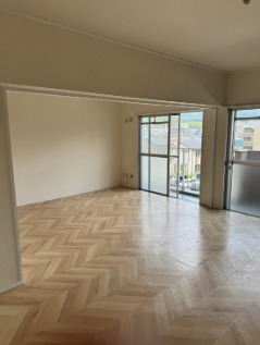 こちらは寝室にぴったりの洋室です