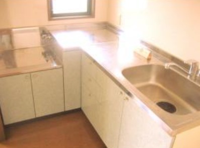 作業場が広いキッチンですね