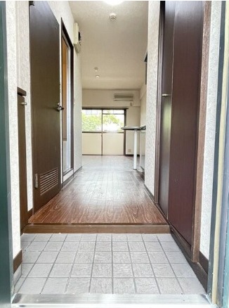 玄関はこんな感じです。