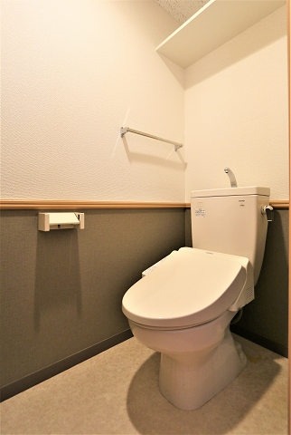 嬉しい温水洗浄便座機能付き