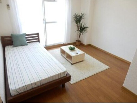 こちらは寝室にいかがでしょうか。