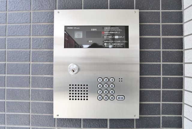 女性の方も安心のオートロック