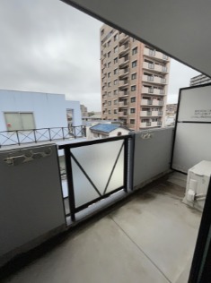 天気のいい日はこちらで洗濯物を干せます