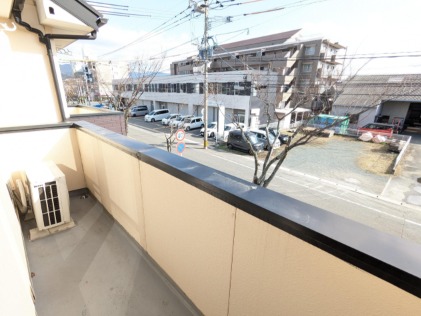 天気のいい日はこちらで洗濯物を干せます