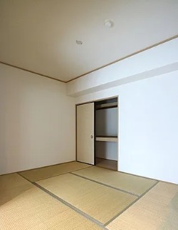 畳の匂いで落ち着きますね