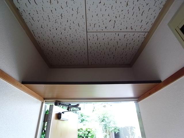 玄関収納もございます。