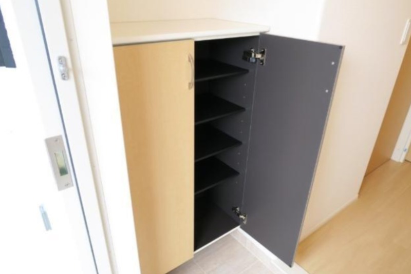 玄関収納もたっぷりでいいですね。