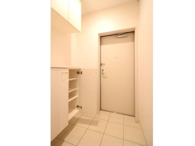 玄関収納もございます。