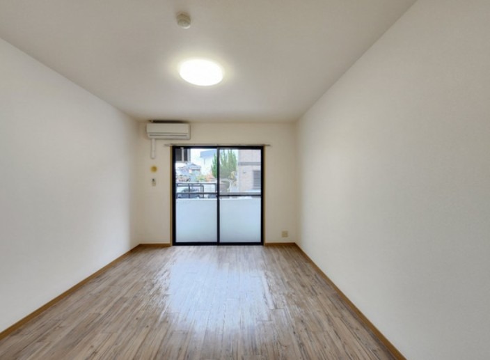 広々8帖越えの洋室です