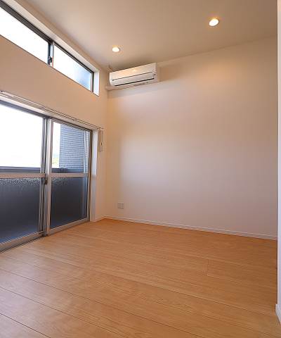 別角度から見たリビングです。