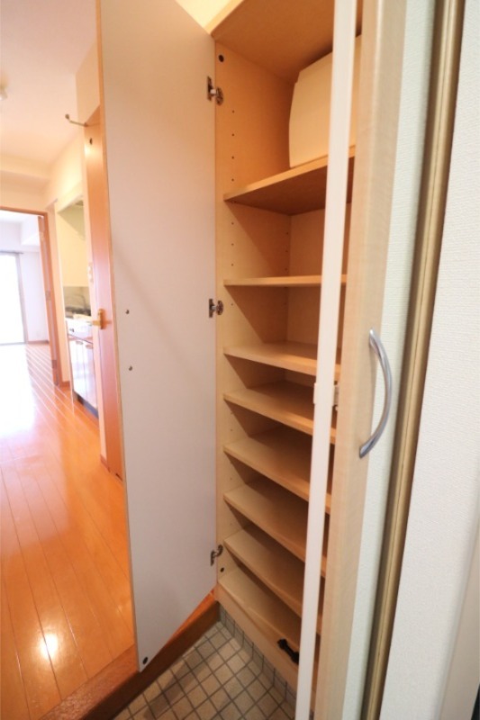 シューズボックス完備。