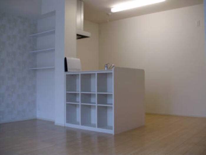 家具の配置に困らないリビングですね