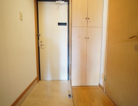 玄関はこのようになっています。